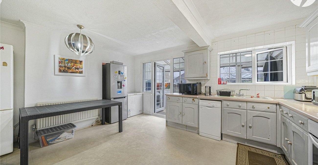 4 bedroom house to rent in Dartford | Robinson Jackson