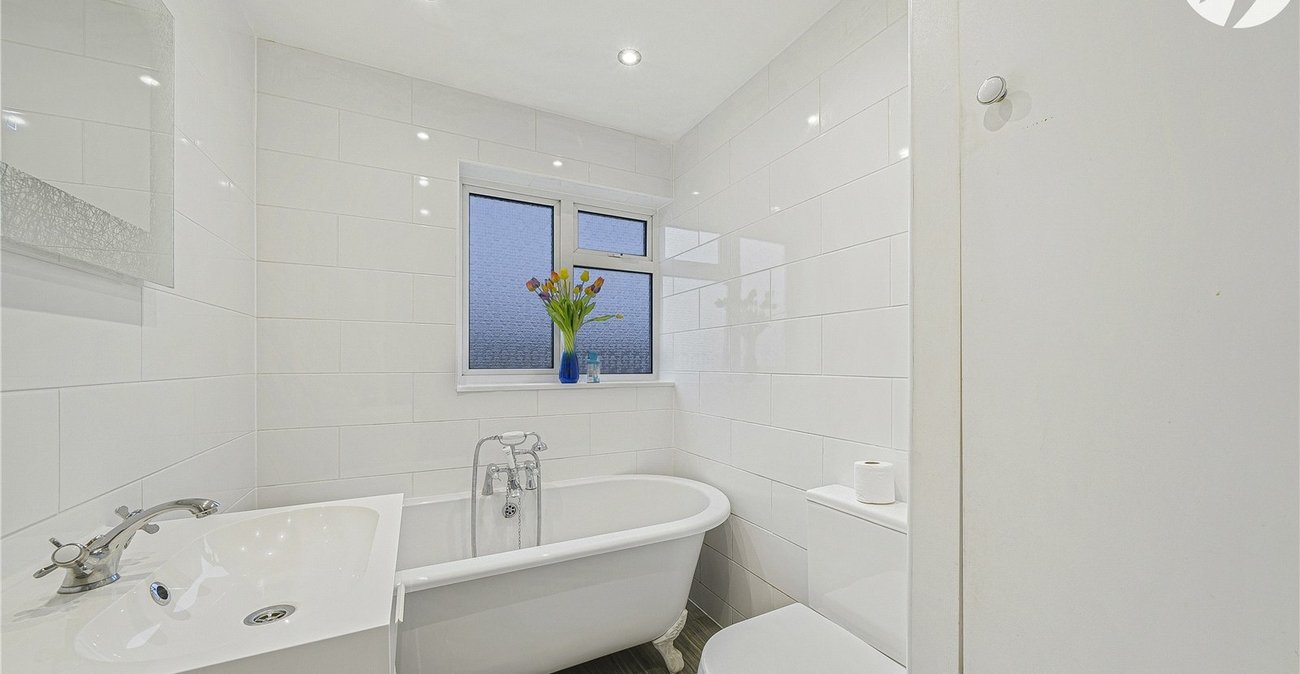 4 bedroom house to rent in Dartford | Robinson Jackson