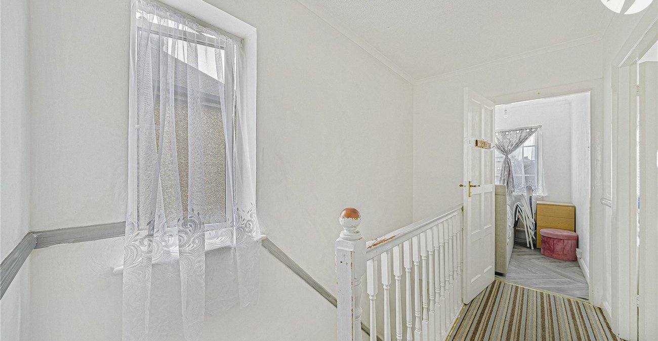 4 bedroom house to rent in Dartford | Robinson Jackson