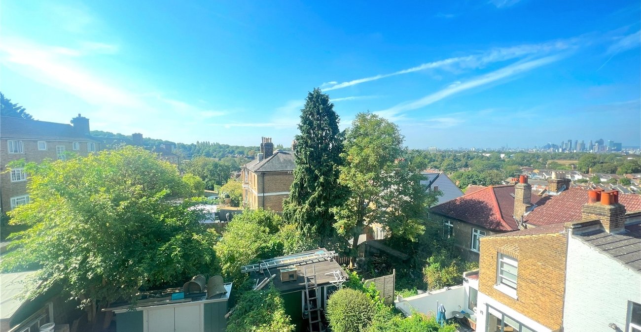2 bedroom property for sale in Shooters Hill | Robinson Jackson
