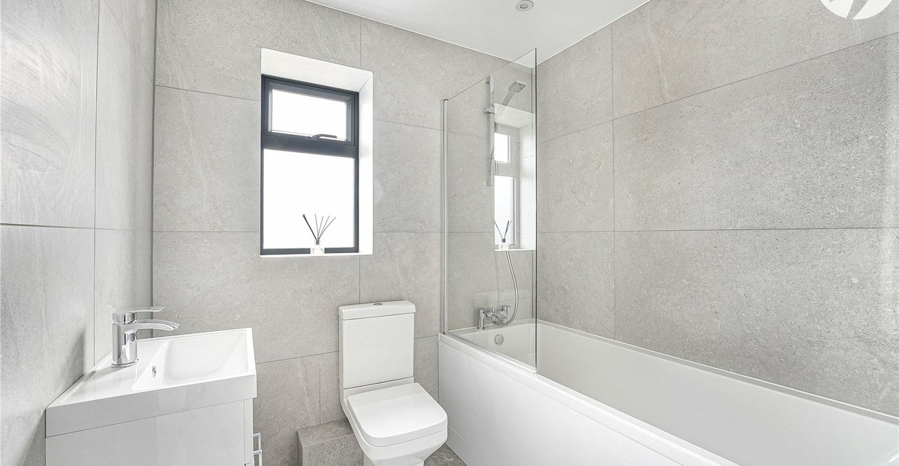 4 bedroom house for sale in Dartford | Robinson Jackson