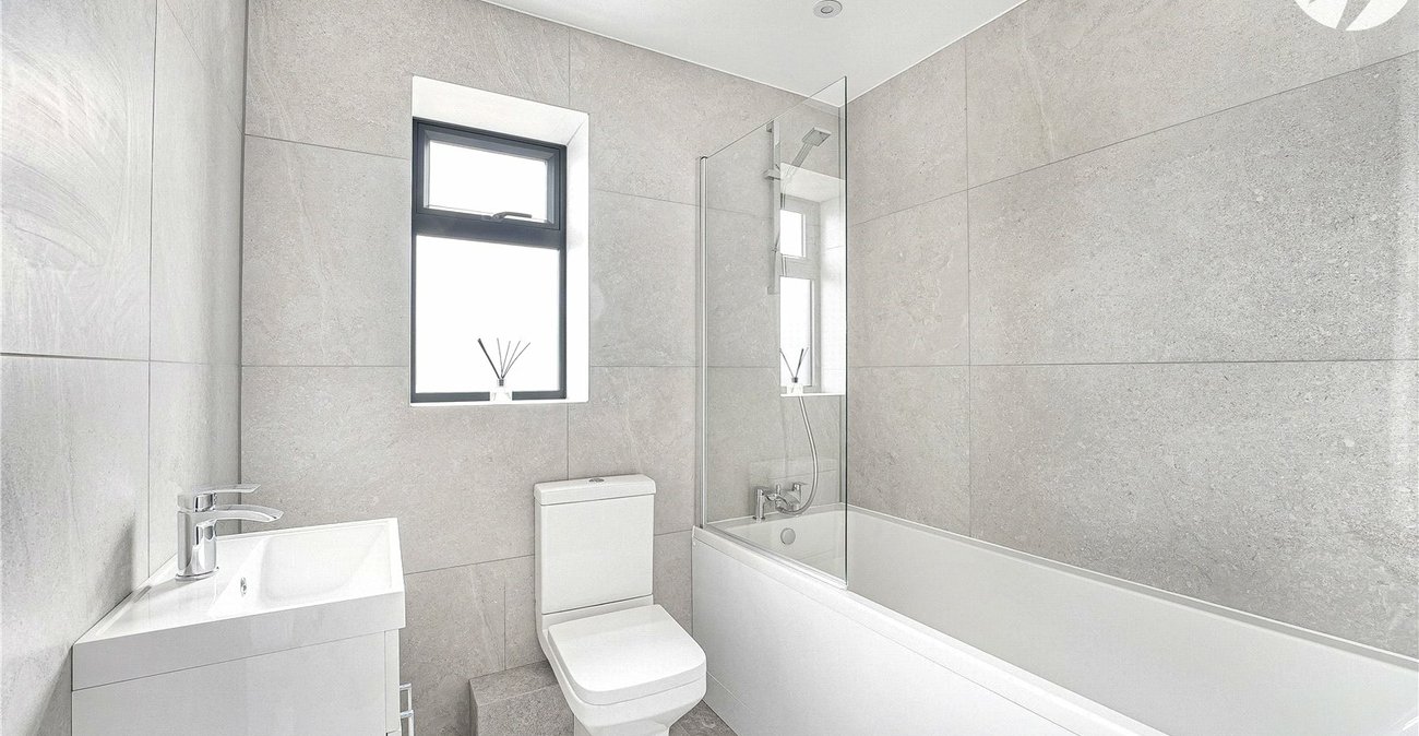 4 bedroom house for sale in Dartford | Robinson Jackson