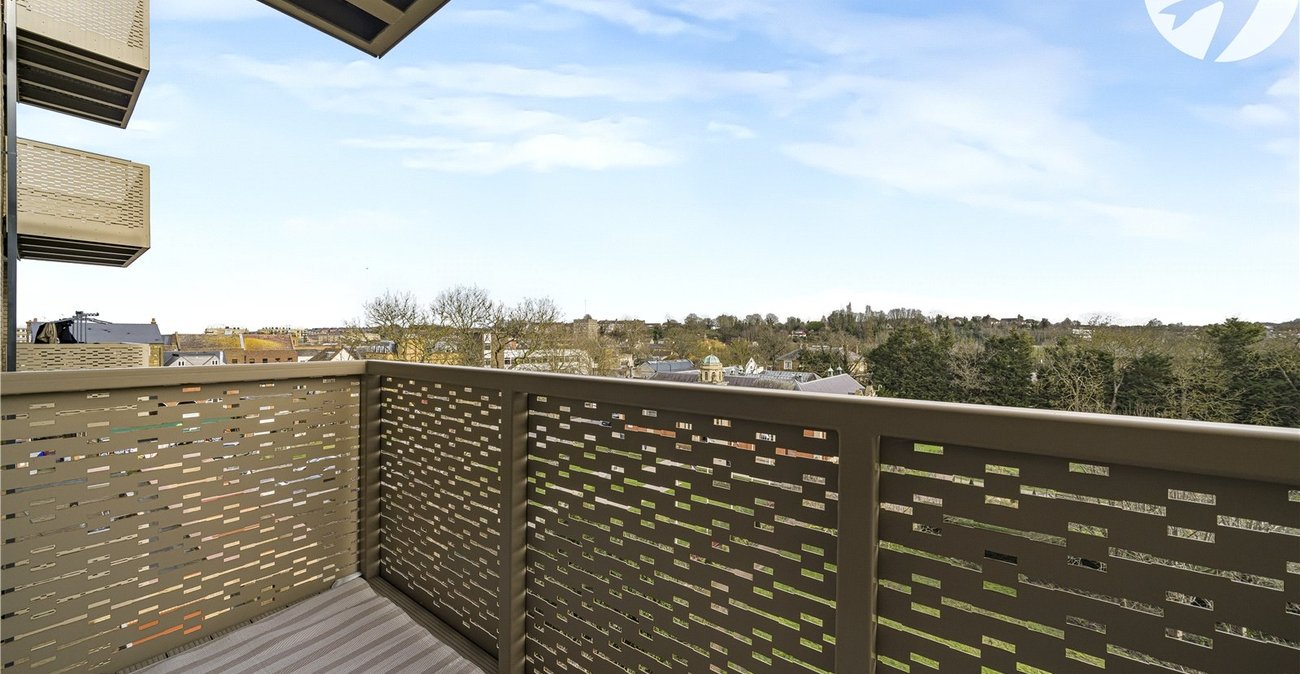 2 bedroom property for sale in Dartford | Robinson Jackson