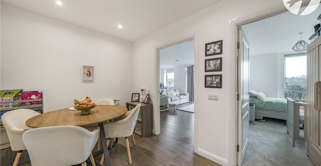 2 bedroom property for sale in Dartford | Robinson Jackson