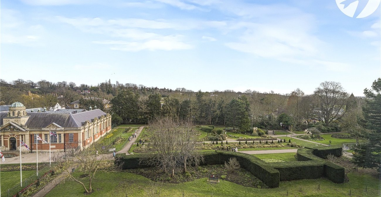 2 bedroom property for sale in Dartford | Robinson Jackson