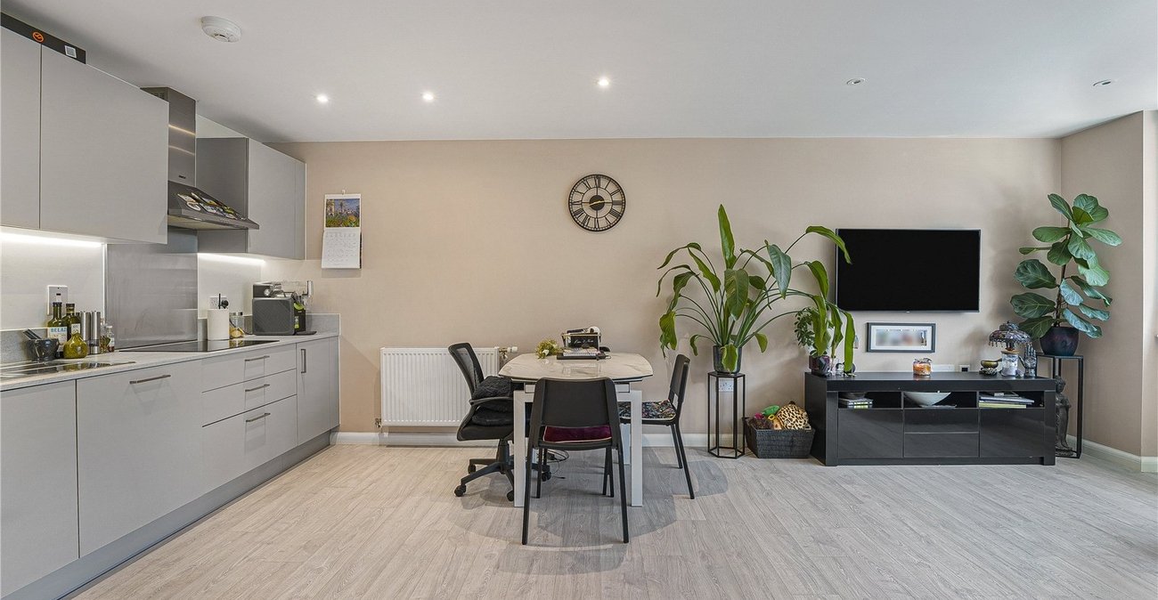 2 bedroom property for sale in Dartford | Robinson Jackson