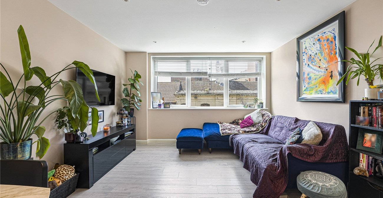 2 bedroom property for sale in Dartford | Robinson Jackson