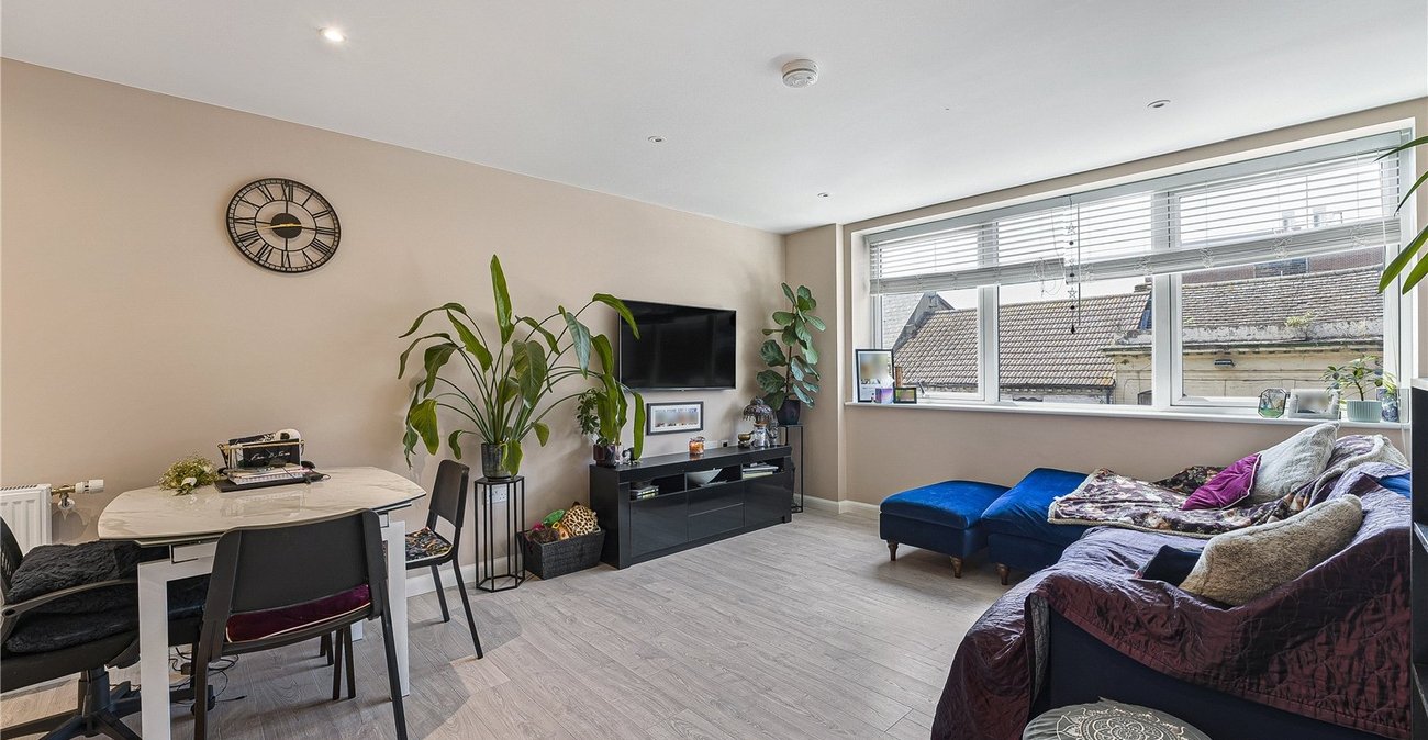 2 bedroom property for sale in Dartford | Robinson Jackson