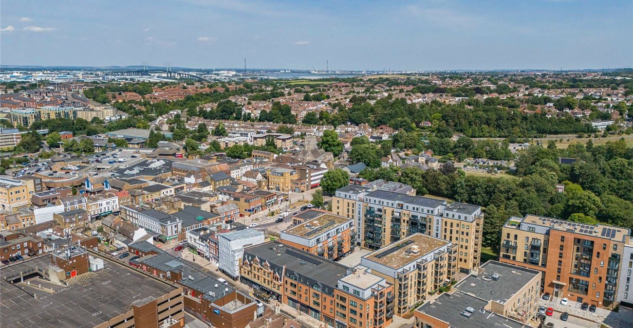 2 bedroom property for sale in Dartford | Robinson Jackson