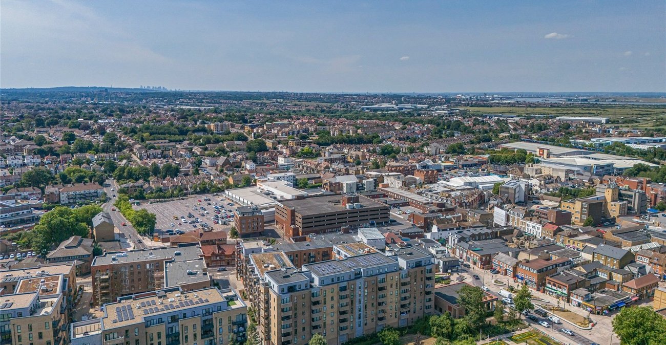 2 bedroom property for sale in Dartford | Robinson Jackson