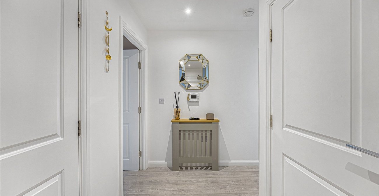 2 bedroom property for sale in Dartford | Robinson Jackson