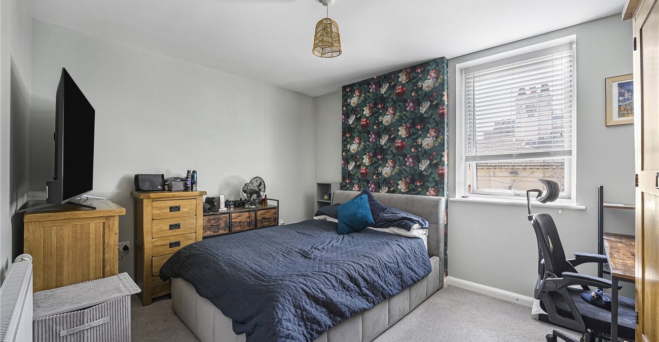 2 bedroom property for sale in Dartford | Robinson Jackson