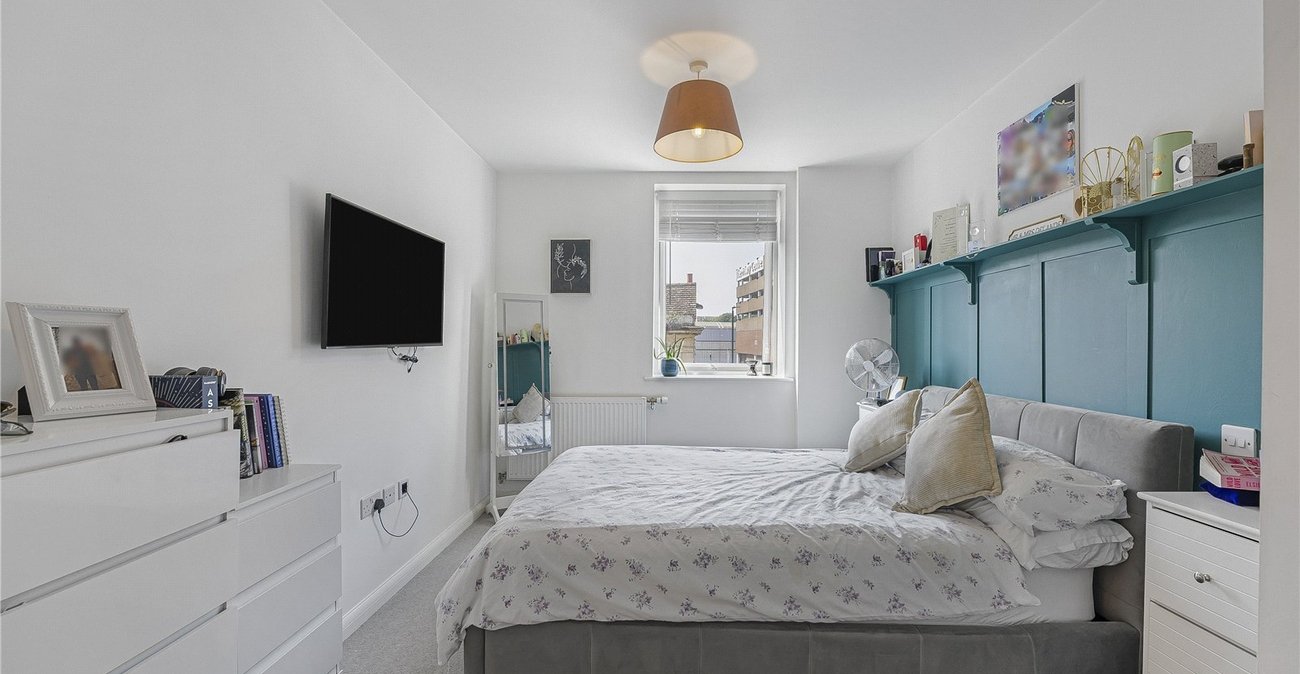 2 bedroom property for sale in Dartford | Robinson Jackson