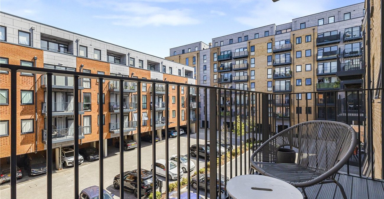2 bedroom property for sale in Dartford | Robinson Jackson