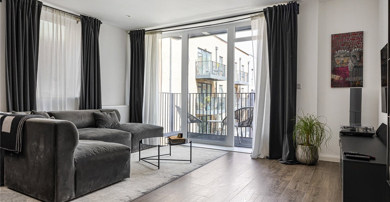 2 bedroom property for sale in Dartford | Robinson Jackson