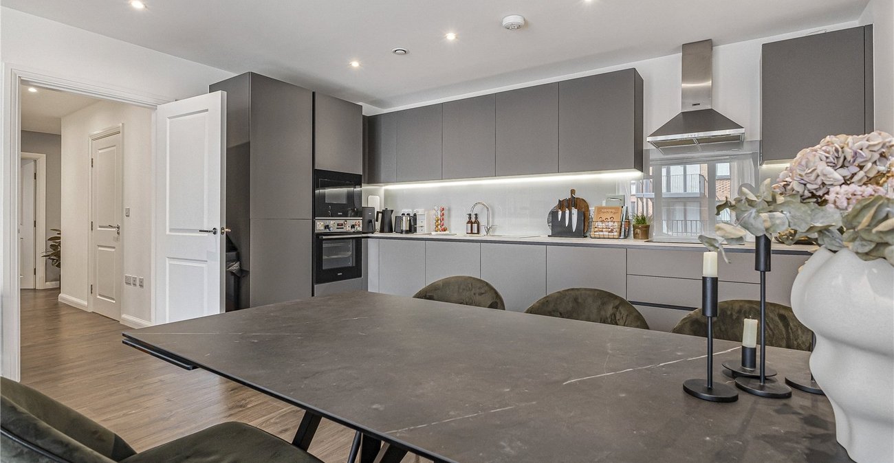 2 bedroom property for sale in Dartford | Robinson Jackson