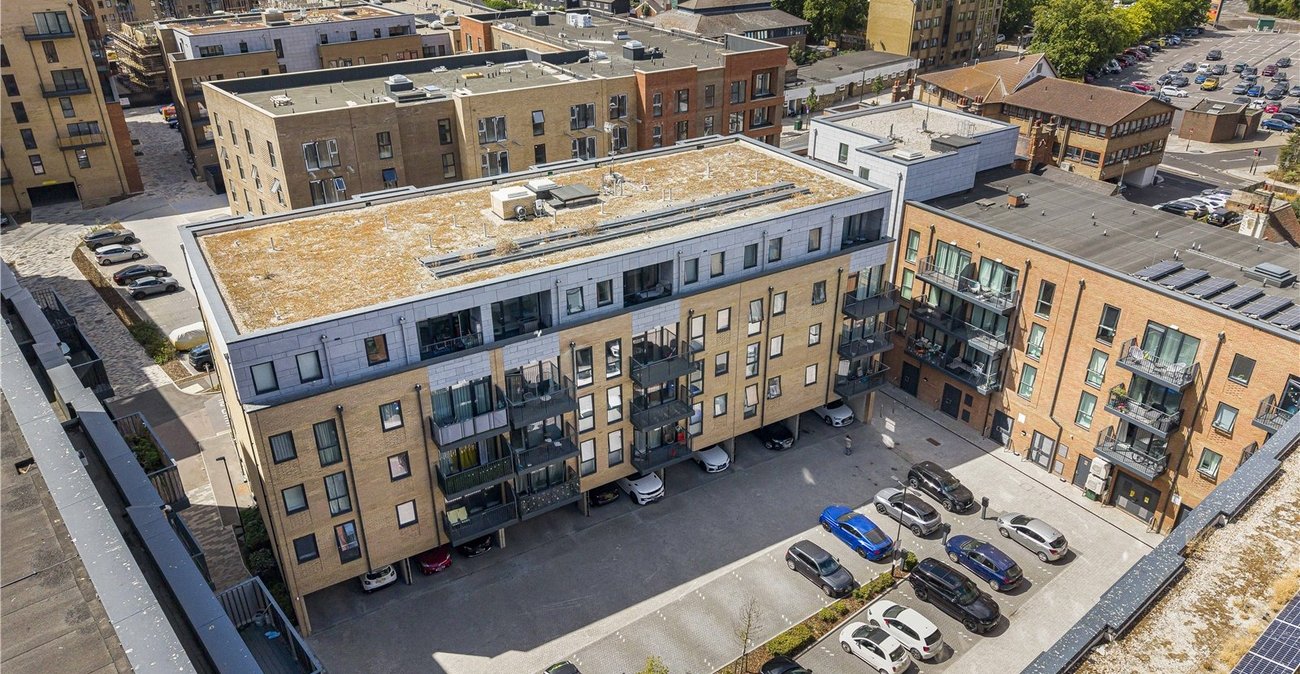 2 bedroom property for sale in Dartford | Robinson Jackson