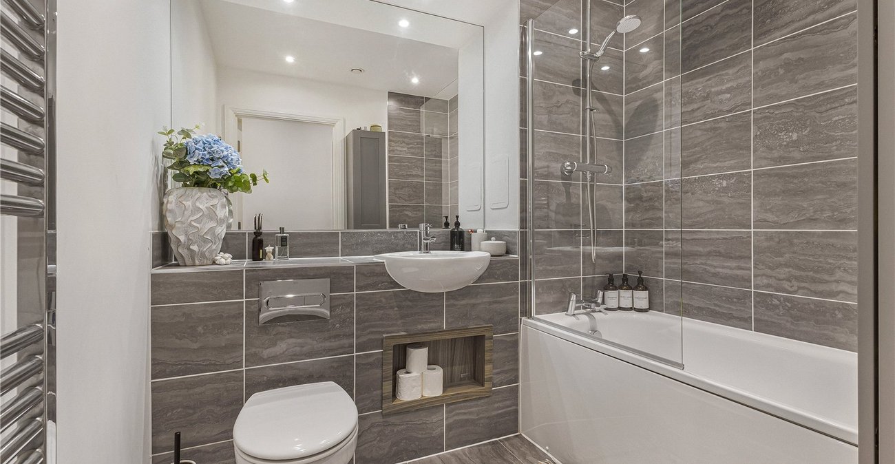 2 bedroom property for sale in Dartford | Robinson Jackson
