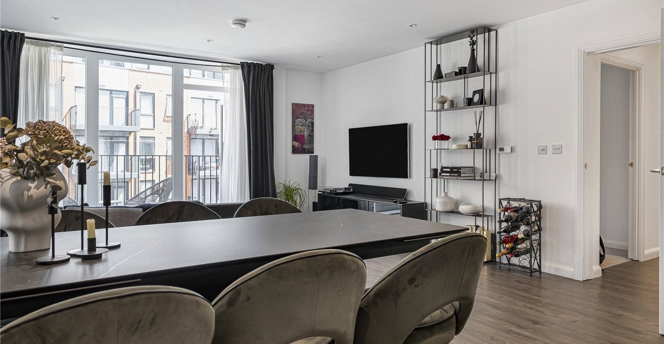 2 bedroom property for sale in Dartford | Robinson Jackson