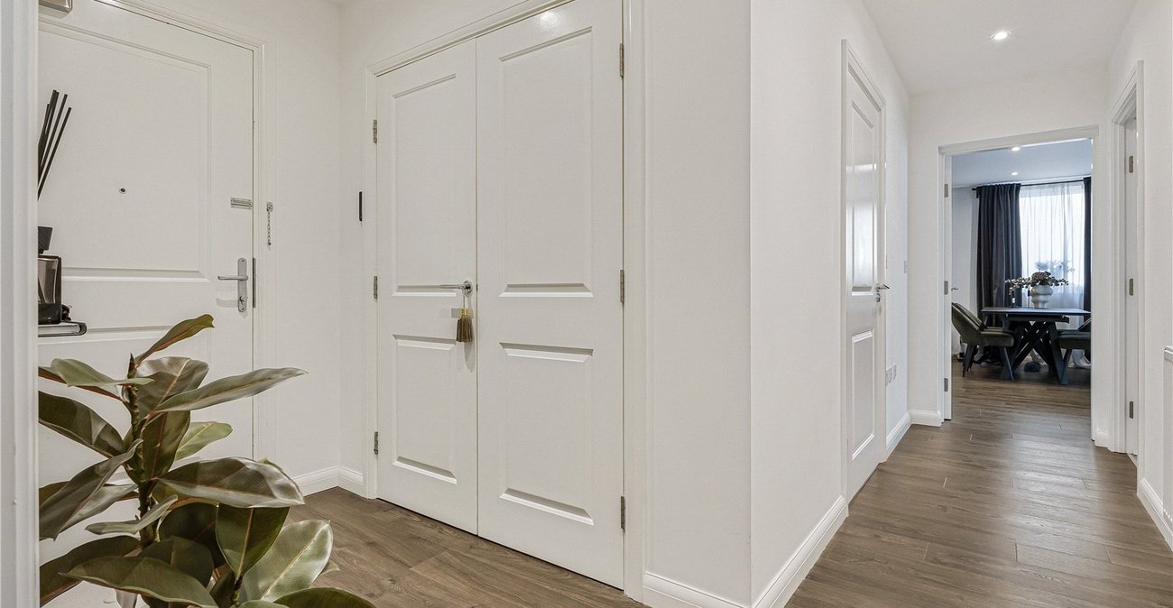2 bedroom property for sale in Dartford | Robinson Jackson