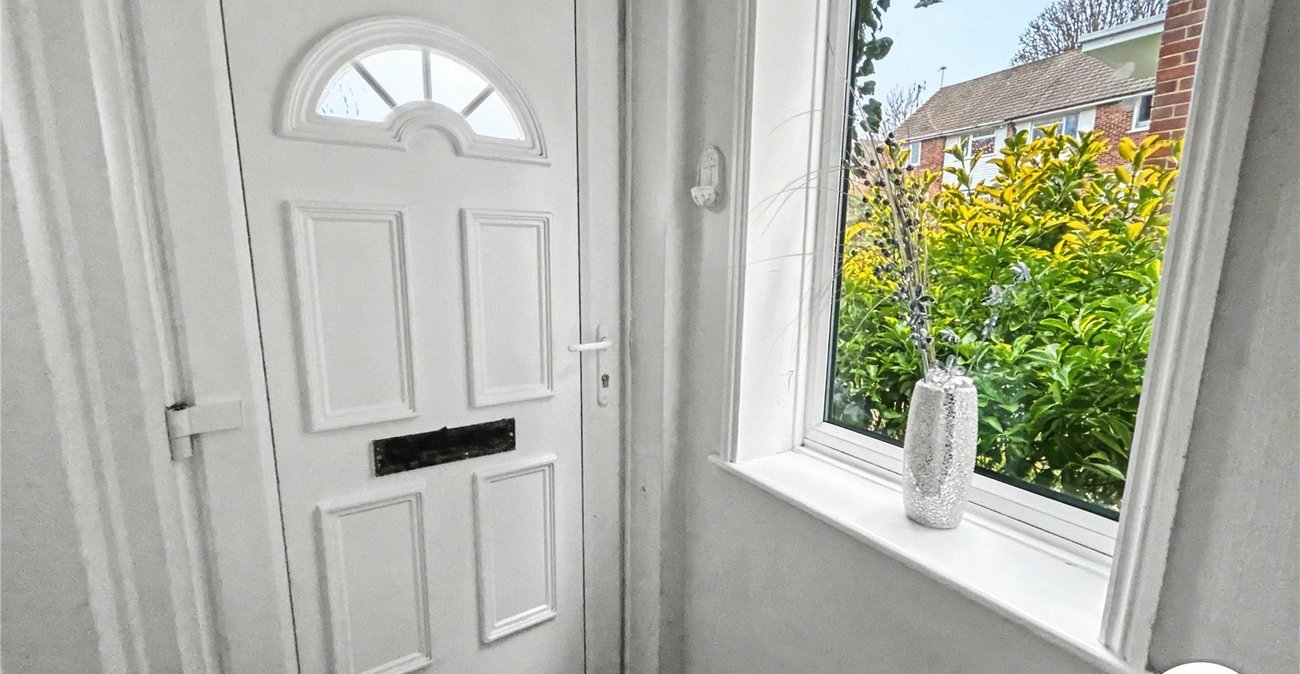 2 bedroom property for sale in Sidcup Hill | Robinson Jackson