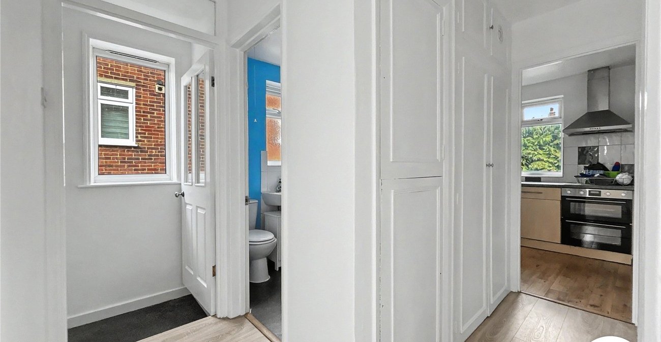 2 bedroom property for sale in Sidcup Hill | Robinson Jackson