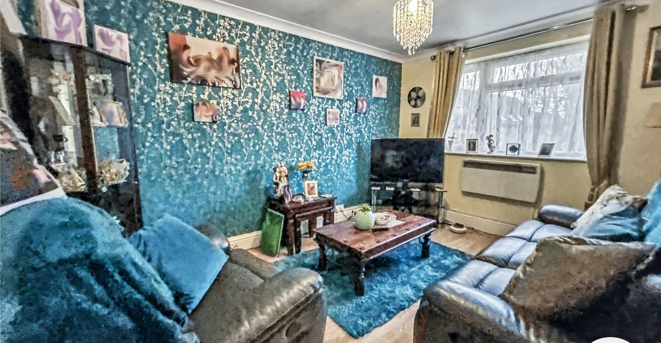 2 bedroom property for sale in Sidcup Hill | Robinson Jackson