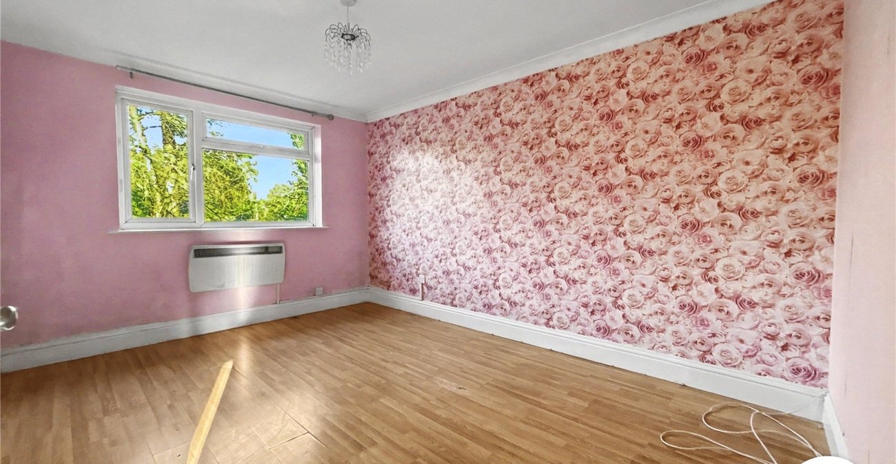 2 bedroom property for sale in Sidcup Hill | Robinson Jackson