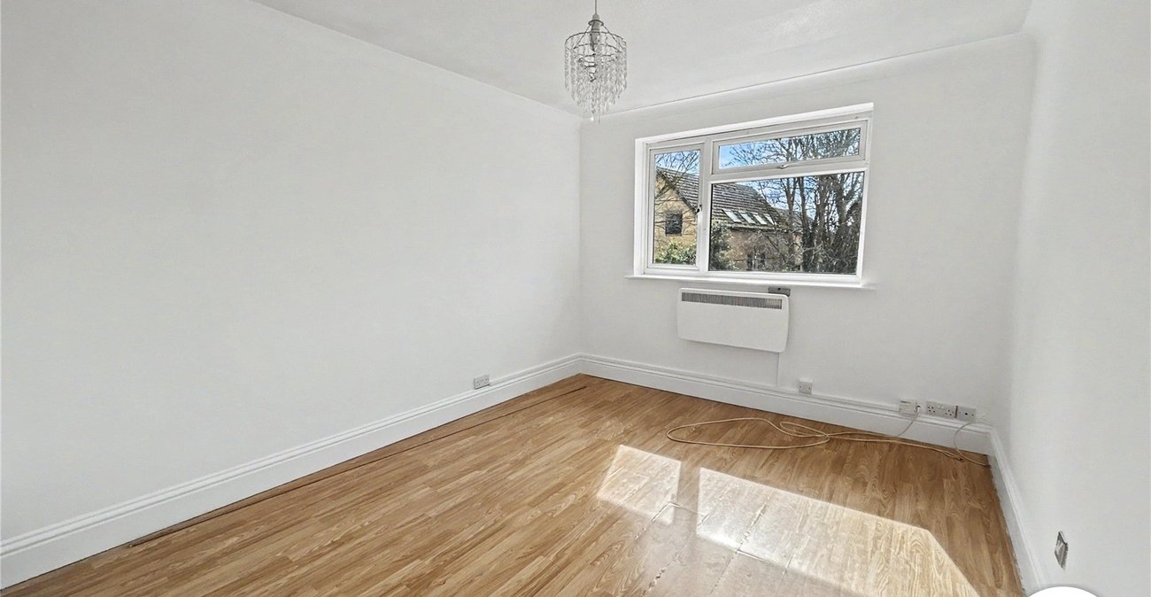 2 bedroom property for sale in Sidcup Hill | Robinson Jackson