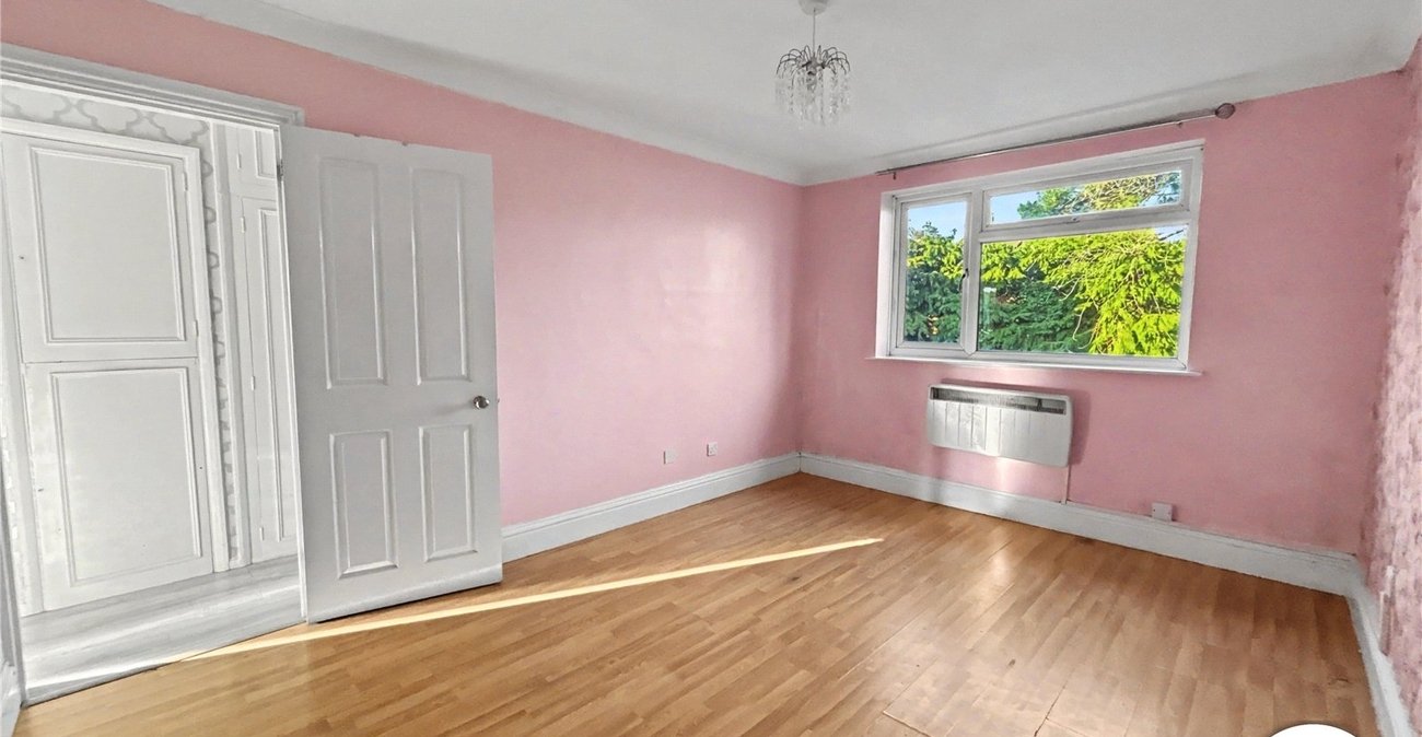 2 bedroom property for sale in Sidcup Hill | Robinson Jackson