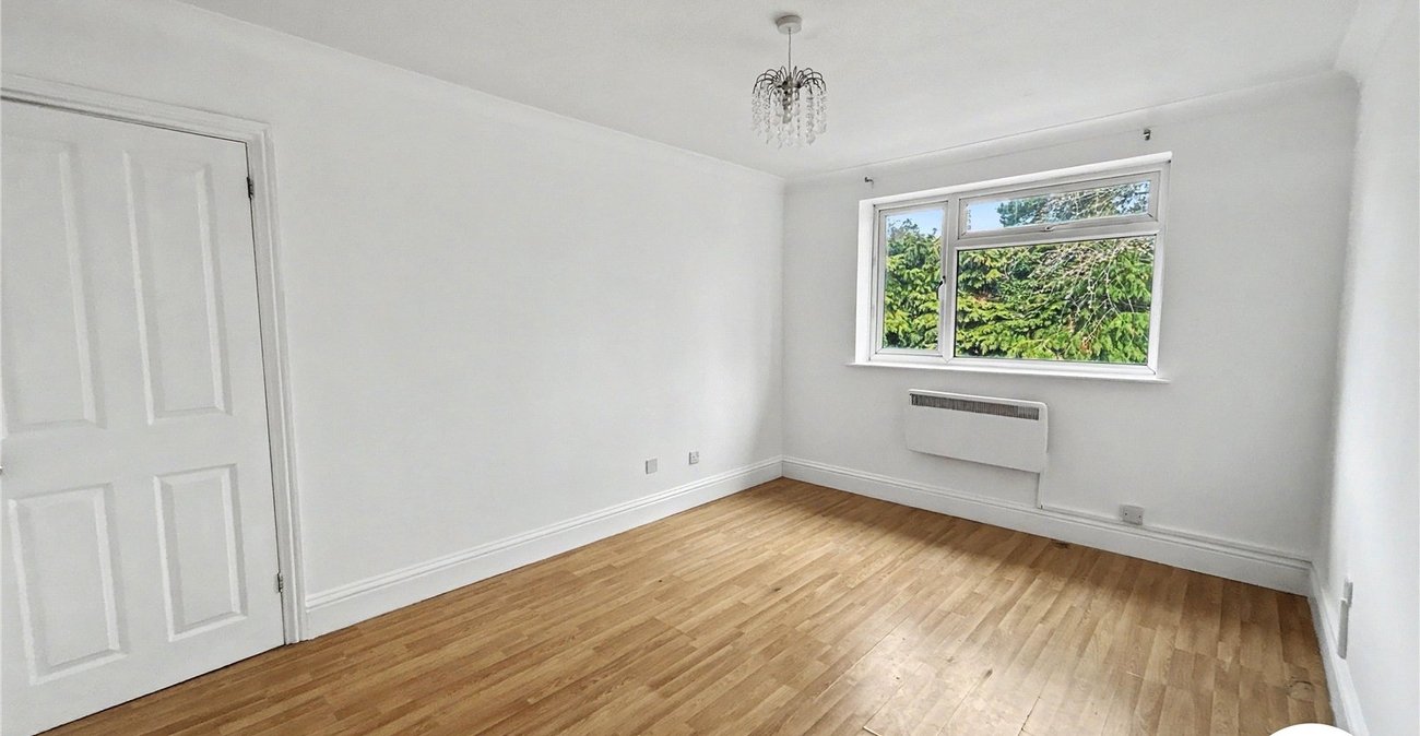 2 bedroom property for sale in Sidcup Hill | Robinson Jackson