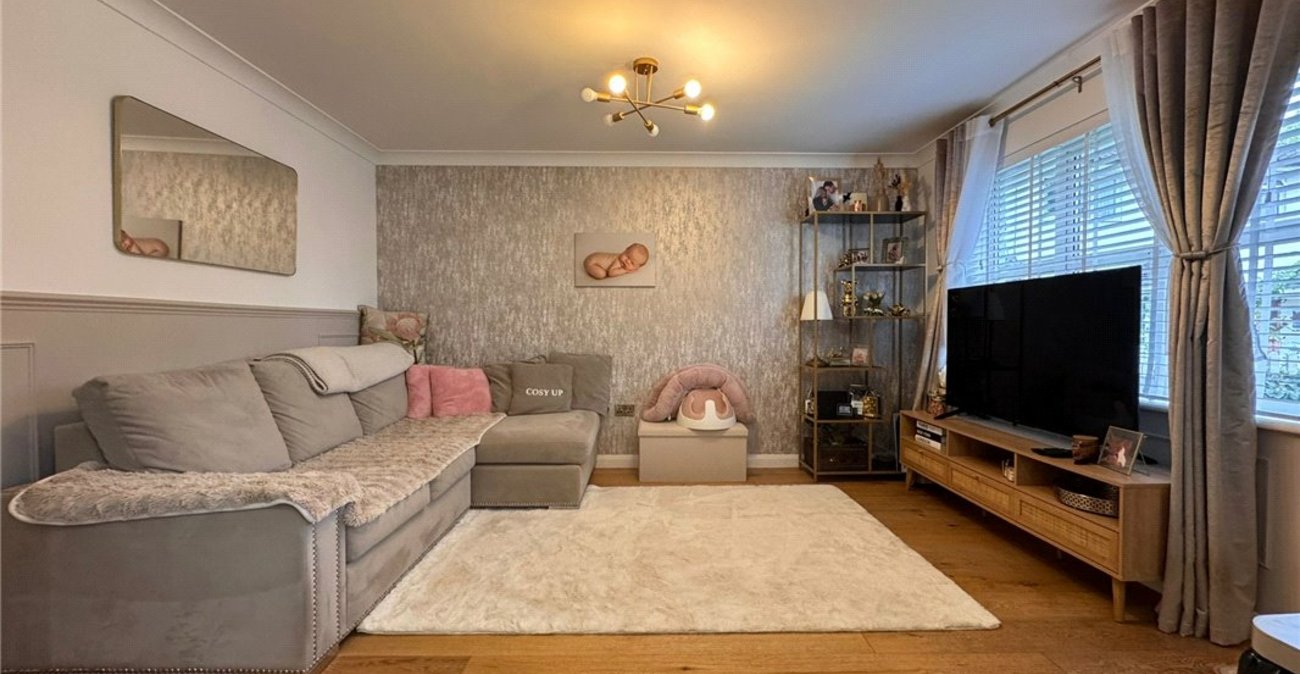 1 bedroom house for sale in Farnborough | Robinson Jackson