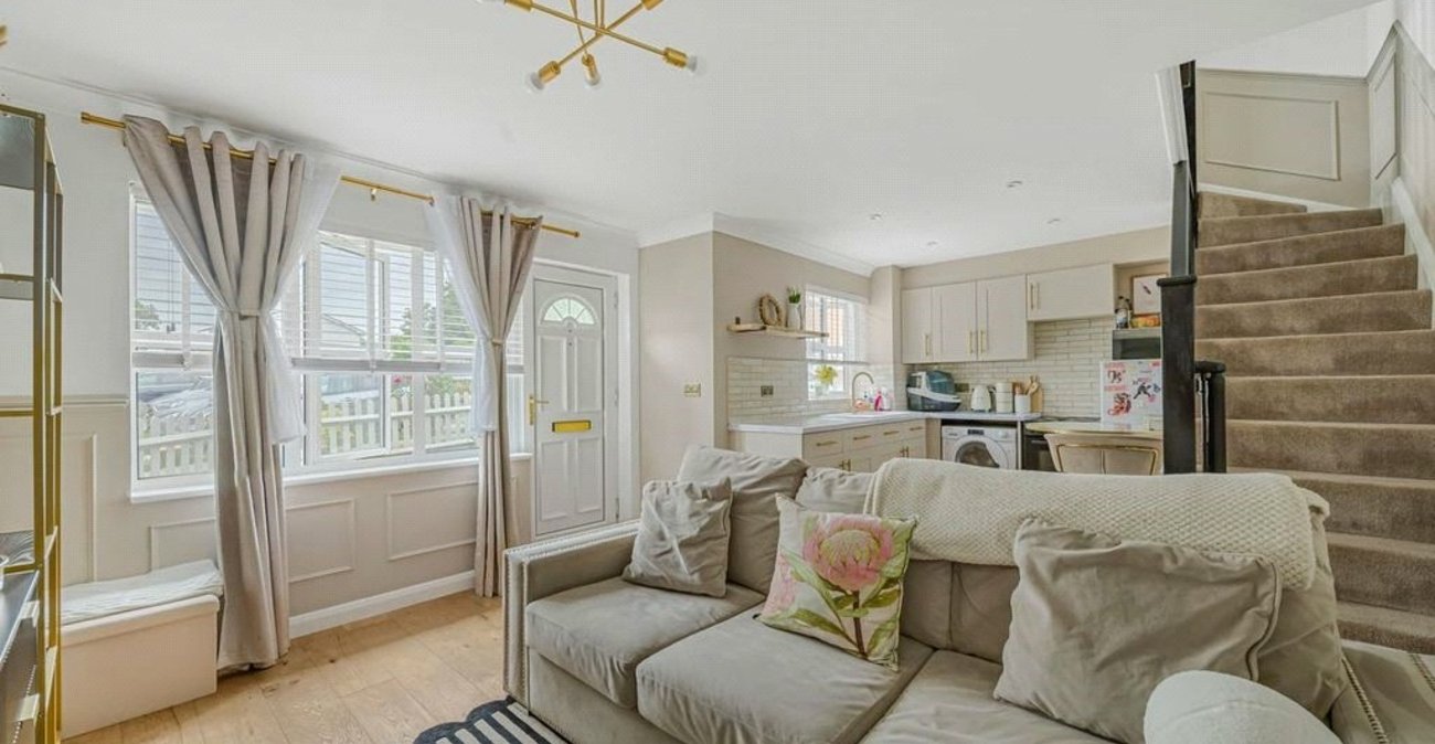 1 bedroom house for sale in Farnborough | Robinson Jackson