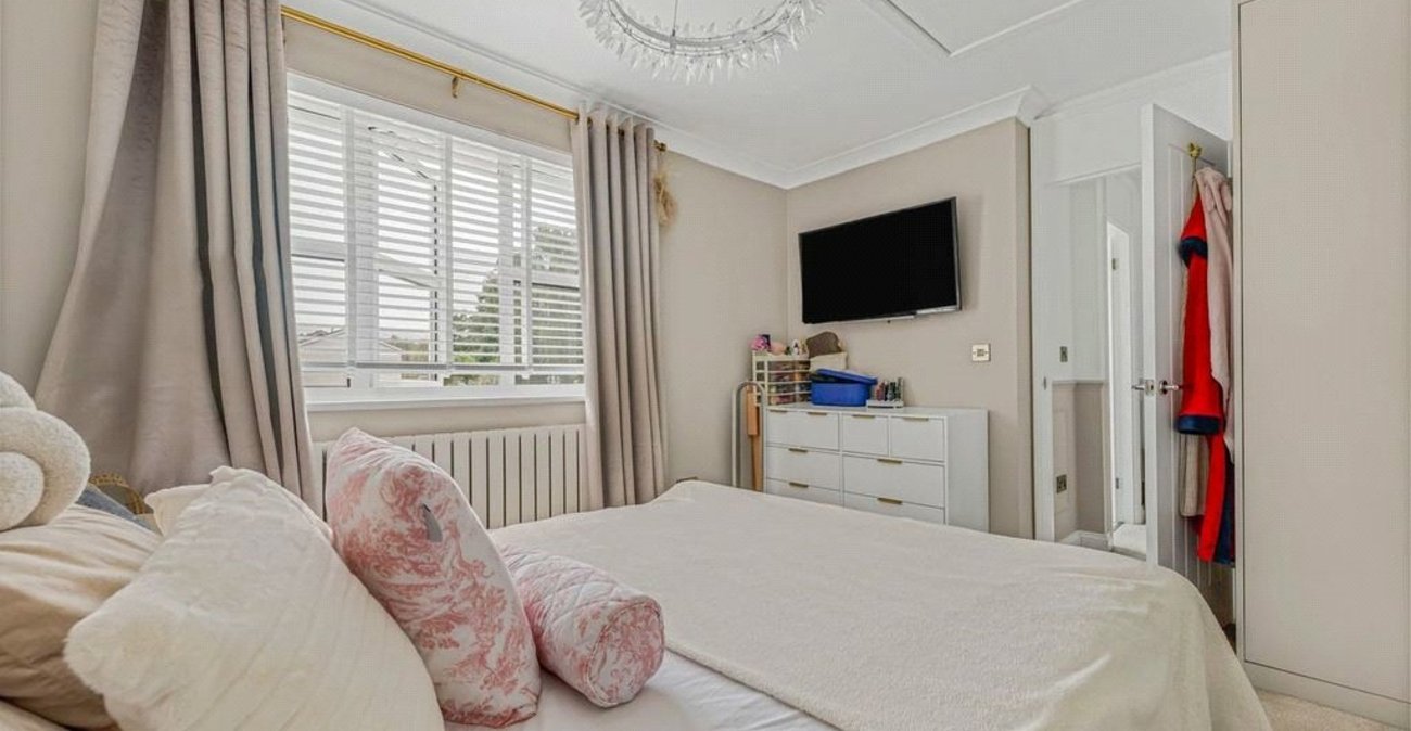 1 bedroom house for sale in Farnborough | Robinson Jackson