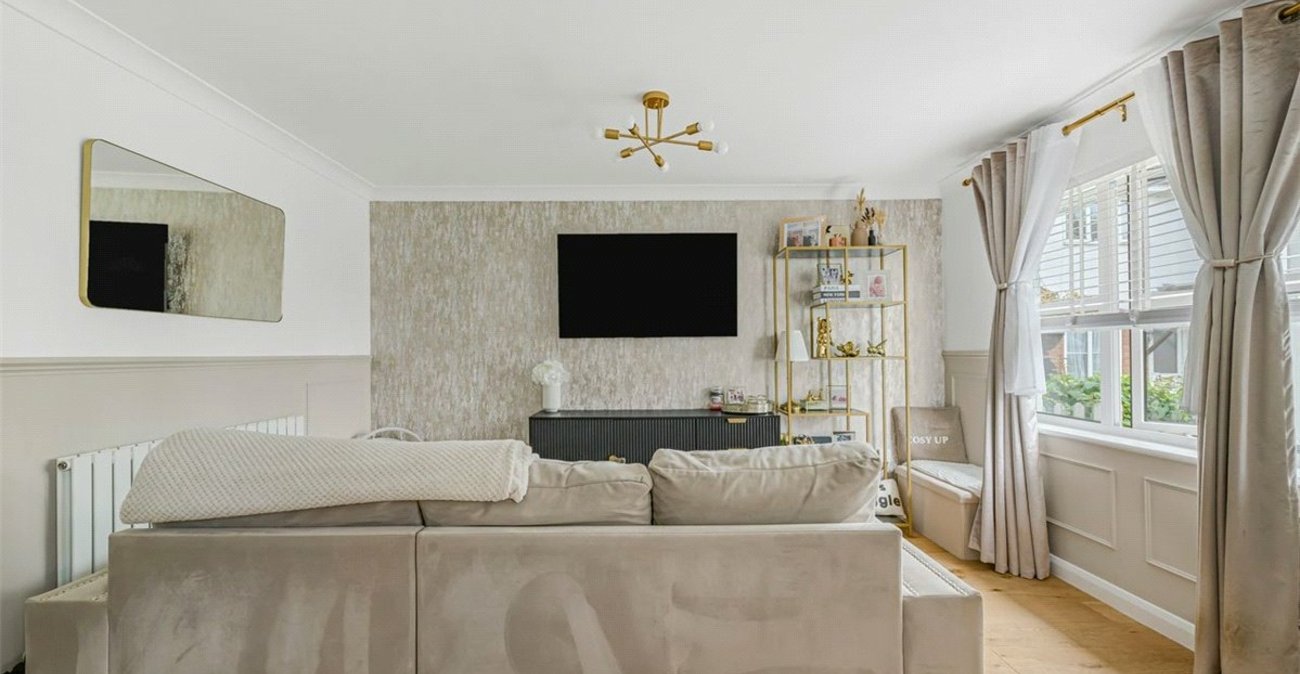 1 bedroom house for sale in Farnborough | Robinson Jackson