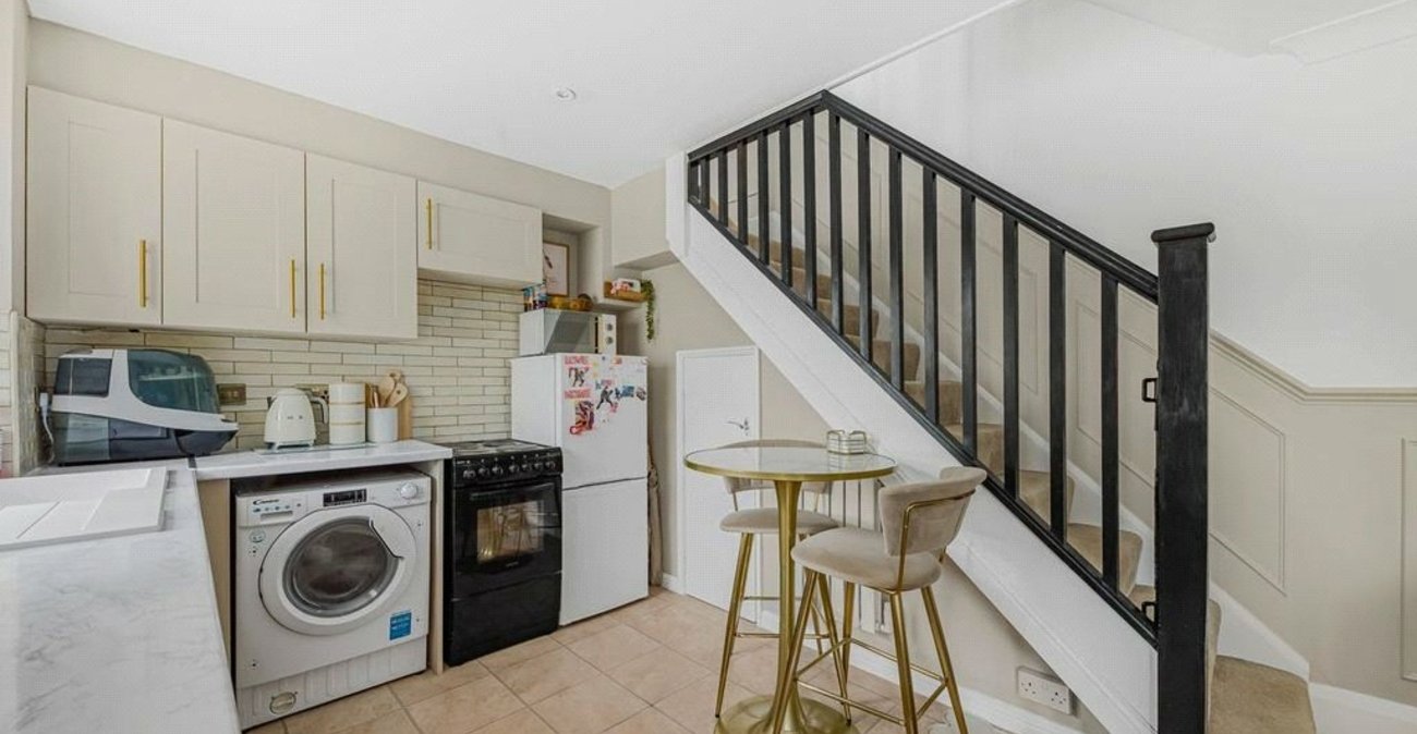 1 bedroom house for sale in Farnborough | Robinson Jackson