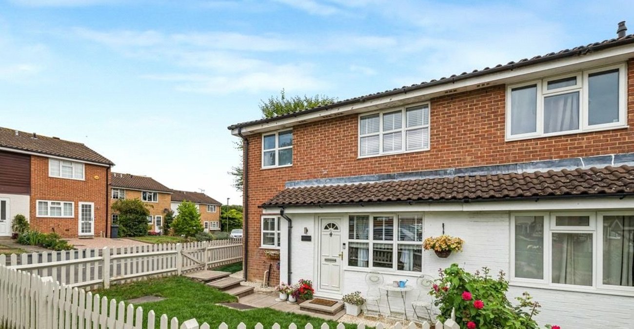 1 bedroom house for sale in Farnborough | Robinson Jackson