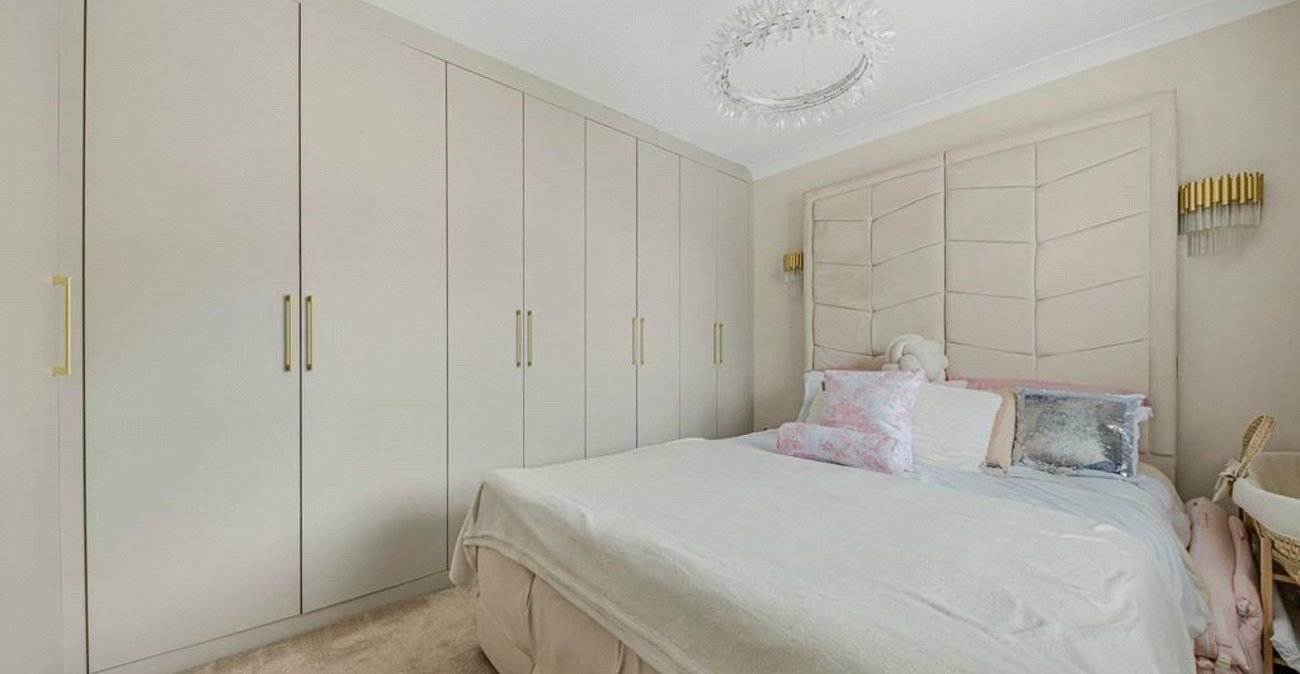 1 bedroom house for sale in Farnborough | Robinson Jackson