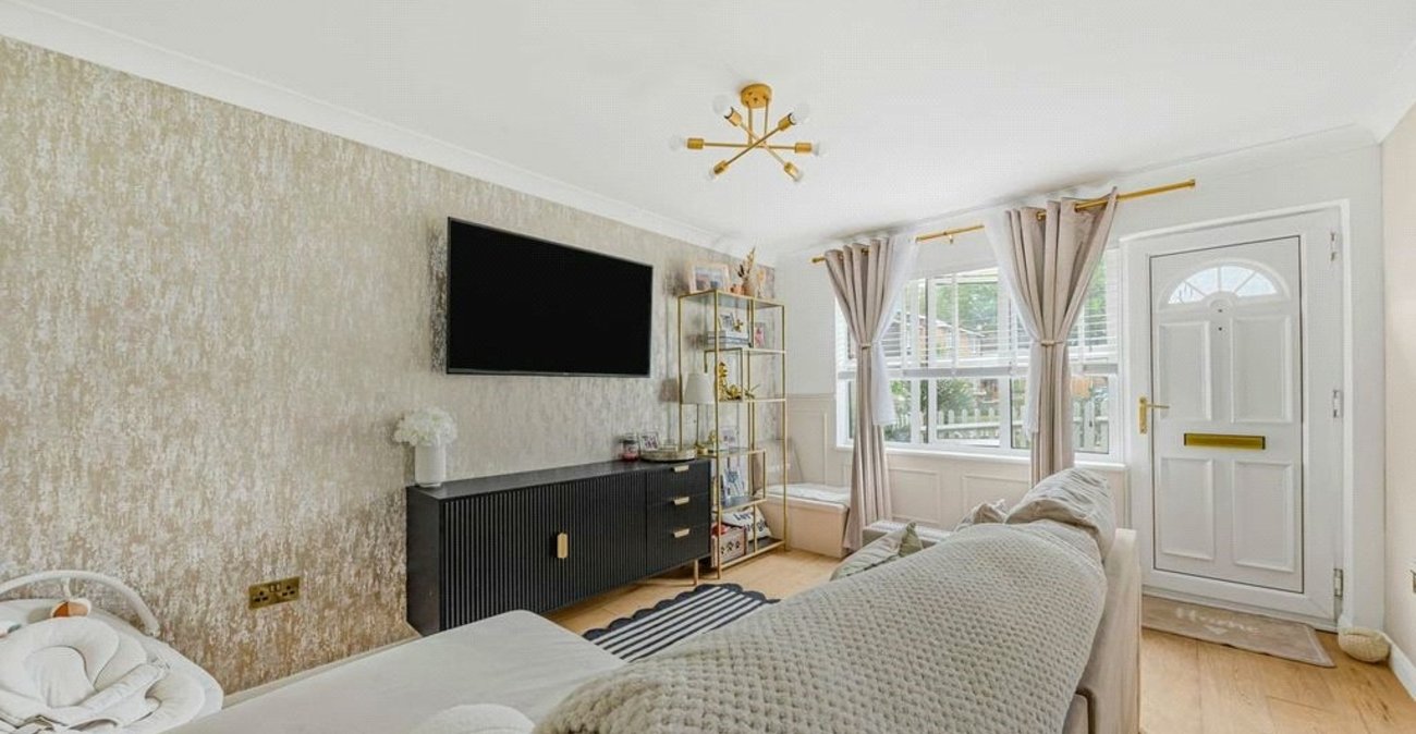 1 bedroom house for sale in Farnborough | Robinson Jackson