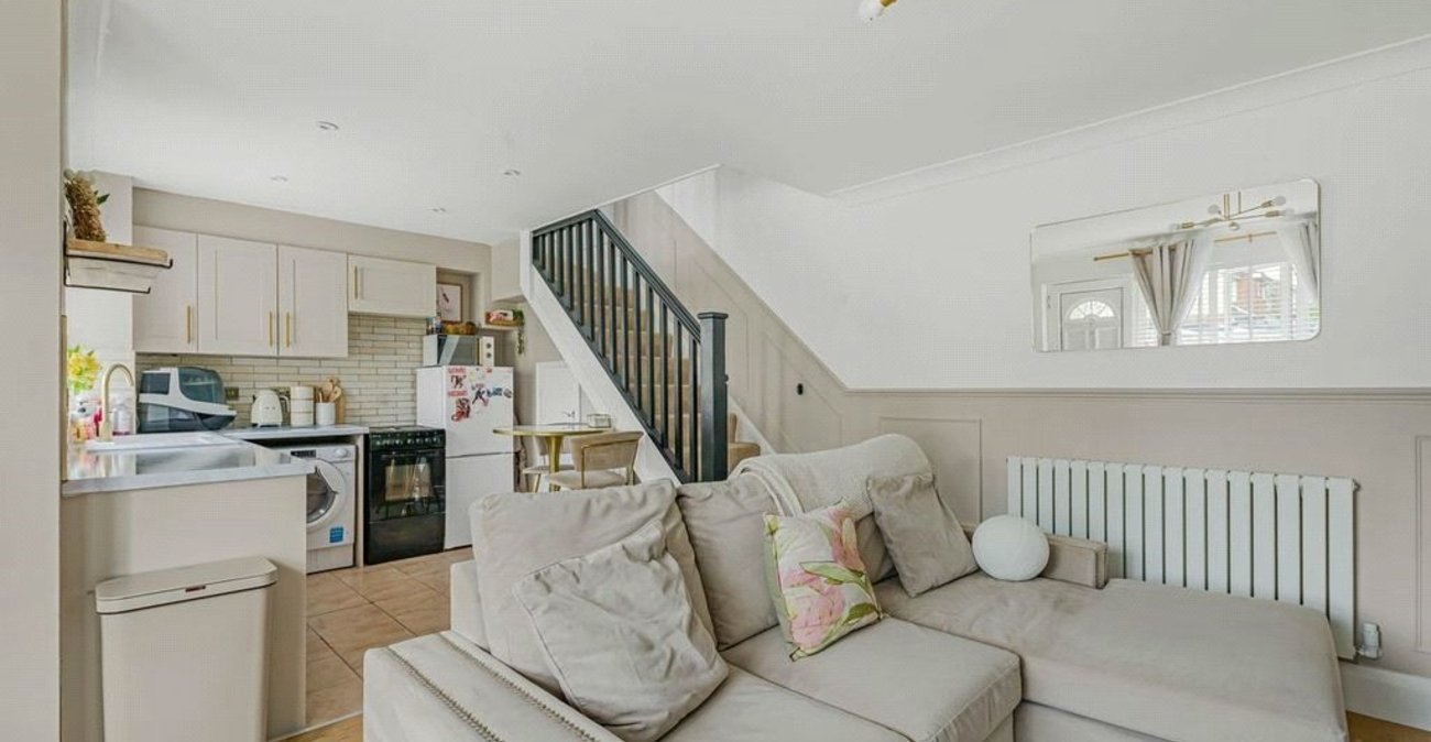 1 bedroom house for sale in Farnborough | Robinson Jackson