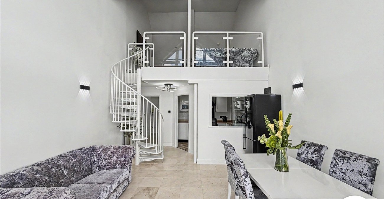 3 bedroom property for sale in Valleta Way | Robinson Michael & Jackson