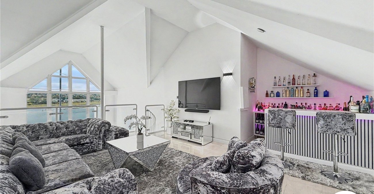 3 bedroom property for sale in Valleta Way | Robinson Michael & Jackson
