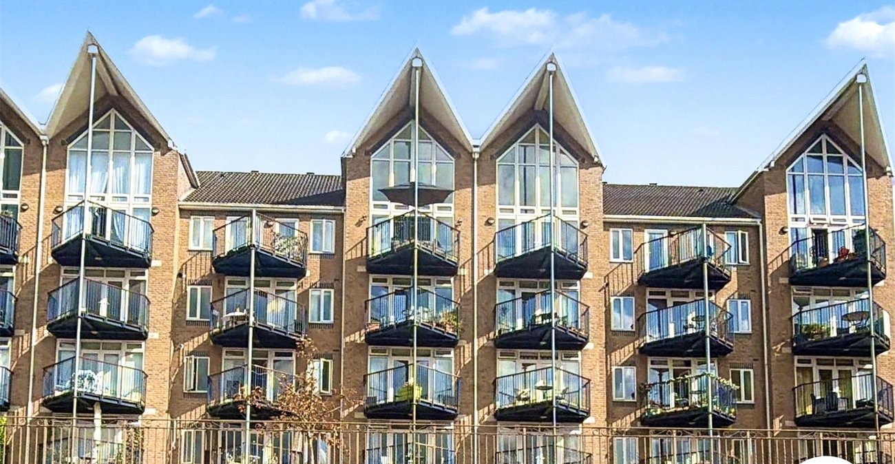 3 bedroom property for sale in Valleta Way | Robinson Michael & Jackson