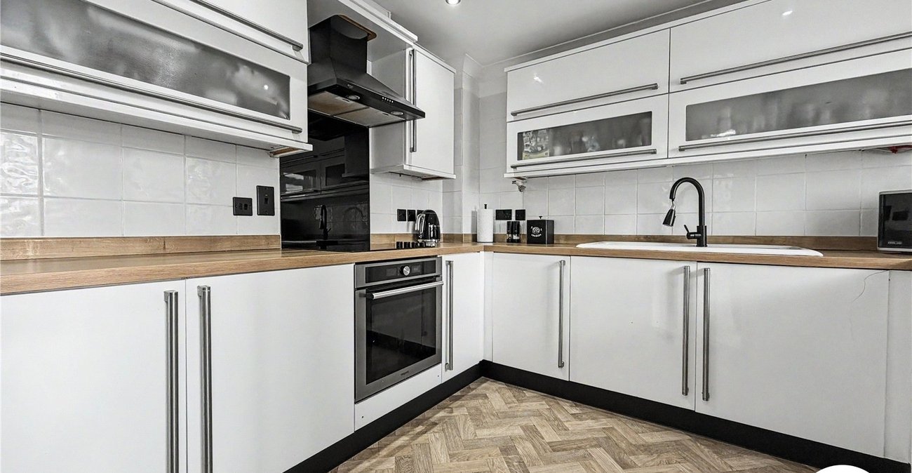3 bedroom property for sale in Valleta Way | Robinson Michael & Jackson