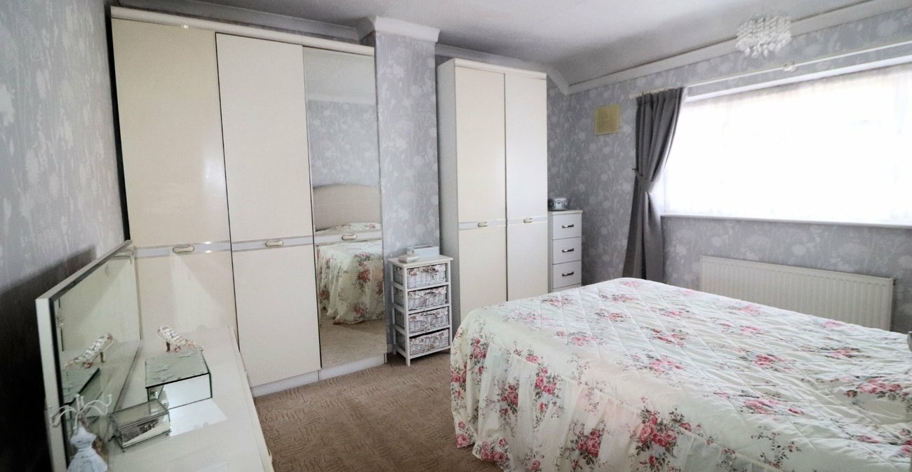 3 bedroom house for sale in Slade Green | Robinson Jackson