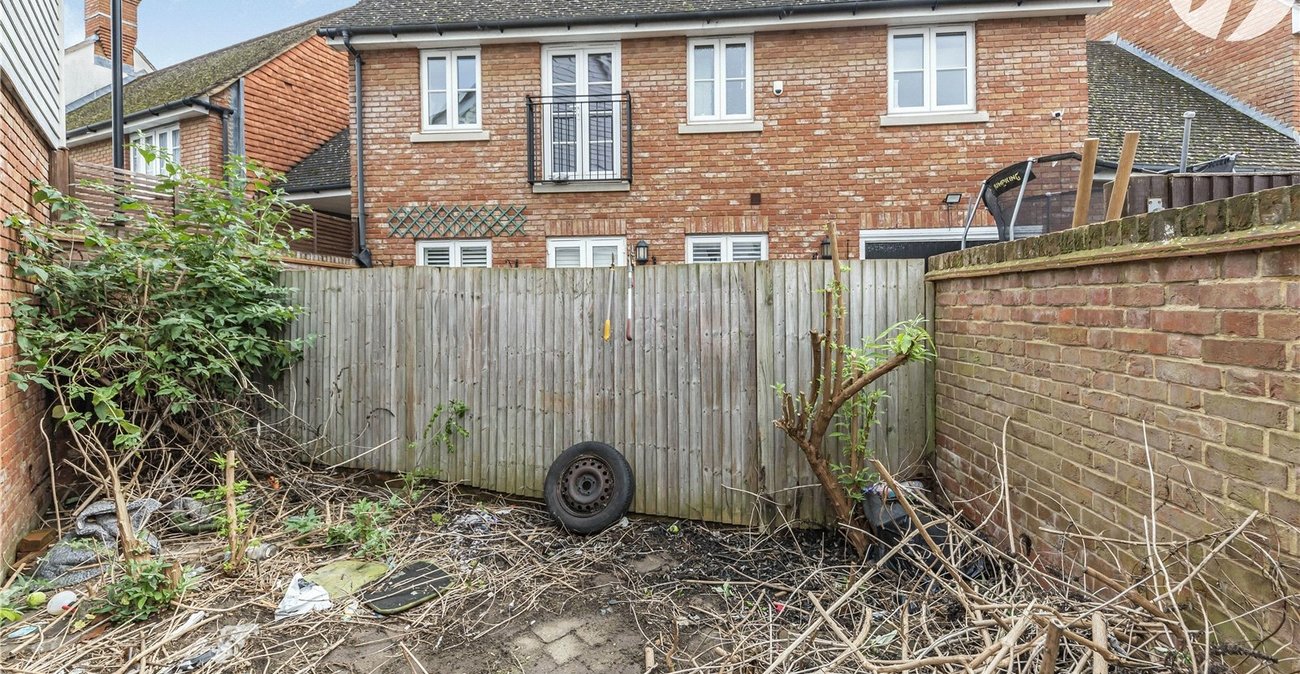 2 bedroom house for sale in Greenhithe | Robinson Jackson