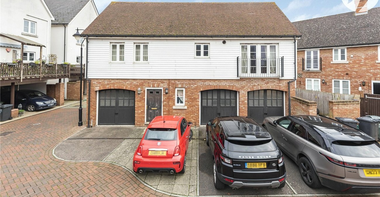 2 bedroom house for sale in Greenhithe | Robinson Jackson