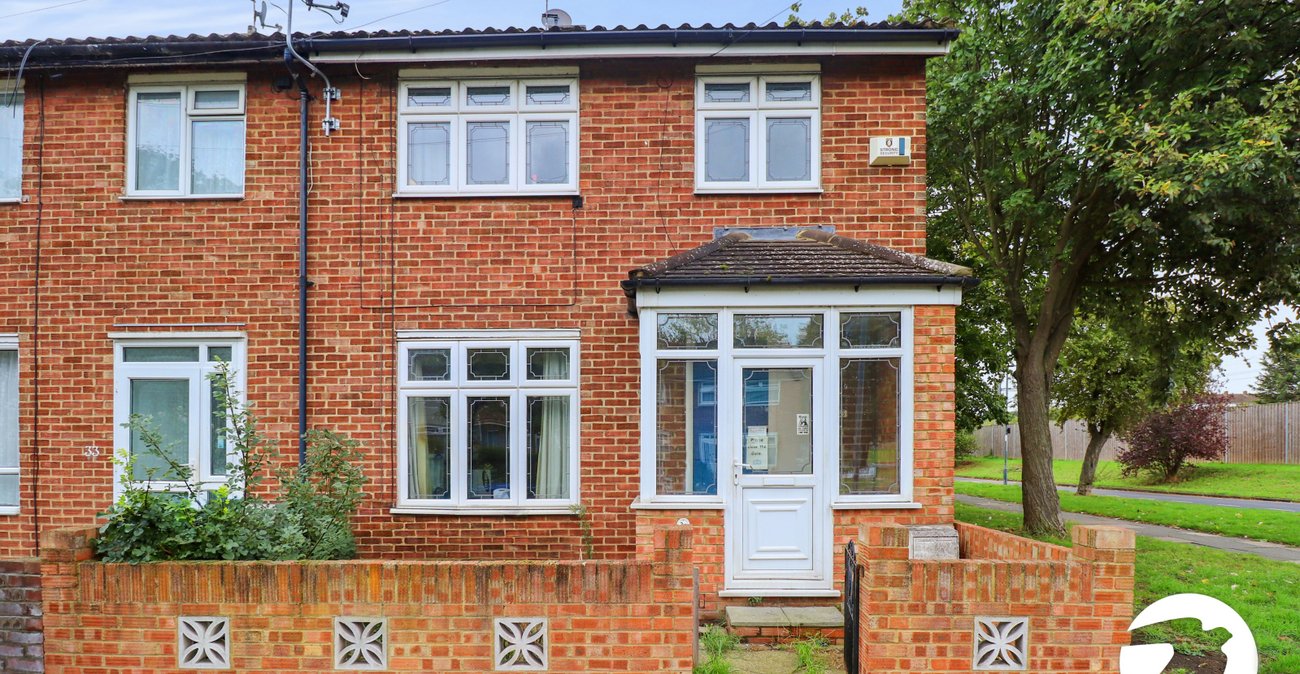 3 bedroom house for sale in London | Robinson Jackson