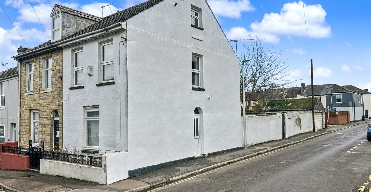 2 bedroom property for sale in Gillingham | Robinson Michael & Jackson