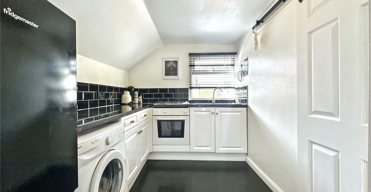 2 bedroom property for sale in Gillingham | Robinson Michael & Jackson